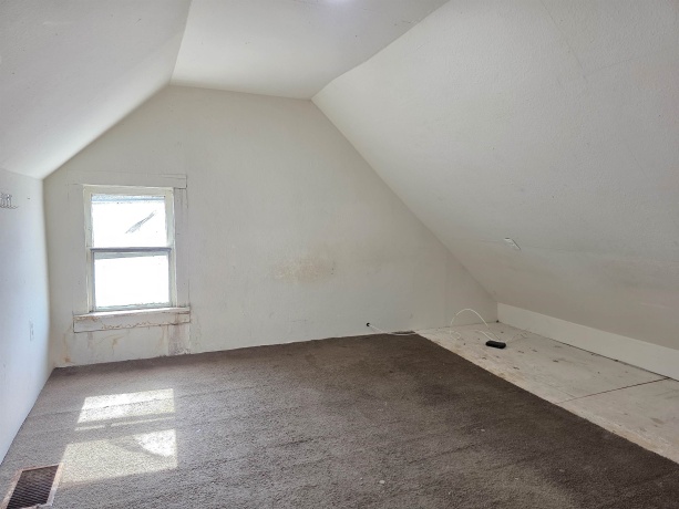 2802 8th St, ROCKFORD, Illinois 61109, 3 Bedrooms Bedrooms, ,1 BathroomBathrooms,House,For Sale,8th St,202603208