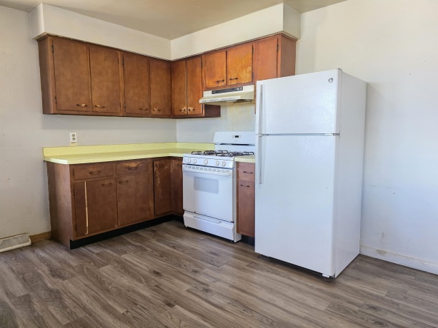 2802 8th St, ROCKFORD, Illinois 61109, 3 Bedrooms Bedrooms, ,1 BathroomBathrooms,House,For Sale,8th St,202603208