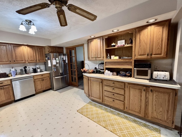 306 Beacon, BELVIDERE, Illinois 61008, 5 Bedrooms Bedrooms, ,3 BathroomsBathrooms,House,For Sale,Beacon,202603211