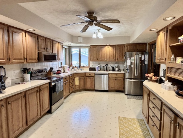 306 Beacon, BELVIDERE, Illinois 61008, 5 Bedrooms Bedrooms, ,3 BathroomsBathrooms,House,For Sale,Beacon,202603211