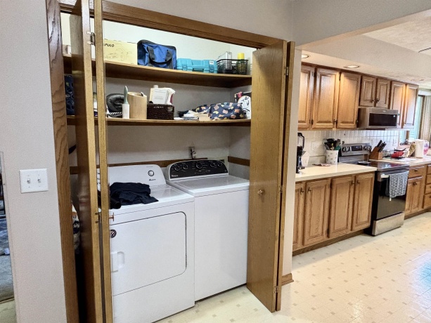 306 Beacon, BELVIDERE, Illinois 61008, 5 Bedrooms Bedrooms, ,3 BathroomsBathrooms,House,For Sale,Beacon,202603211