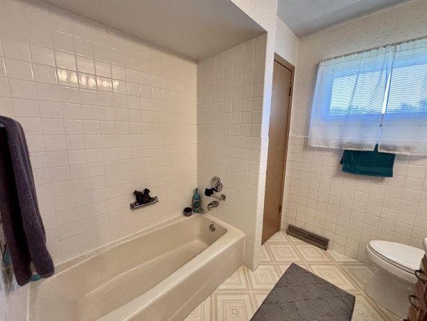 306 Beacon, BELVIDERE, Illinois 61008, 5 Bedrooms Bedrooms, ,3 BathroomsBathrooms,House,For Sale,Beacon,202603211