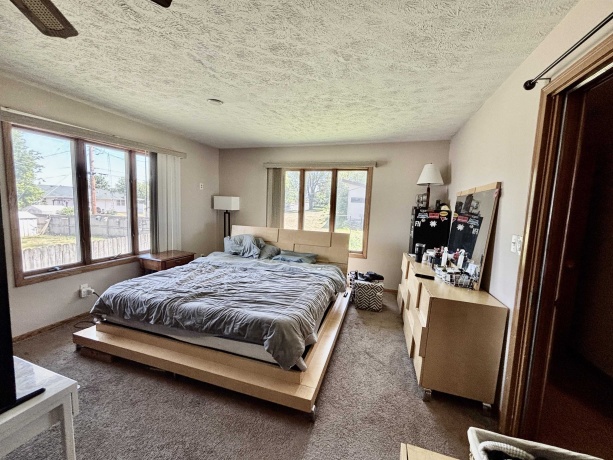 306 Beacon, BELVIDERE, Illinois 61008, 5 Bedrooms Bedrooms, ,3 BathroomsBathrooms,House,For Sale,Beacon,202603211