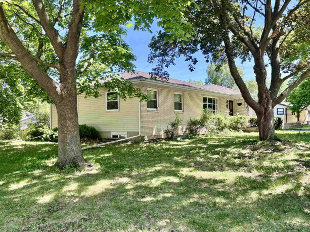306 Beacon, BELVIDERE, Illinois 61008, 5 Bedrooms Bedrooms, ,3 BathroomsBathrooms,House,For Sale,Beacon,202603211