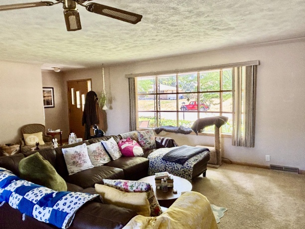 306 Beacon, BELVIDERE, Illinois 61008, 5 Bedrooms Bedrooms, ,3 BathroomsBathrooms,House,For Sale,Beacon,202603211