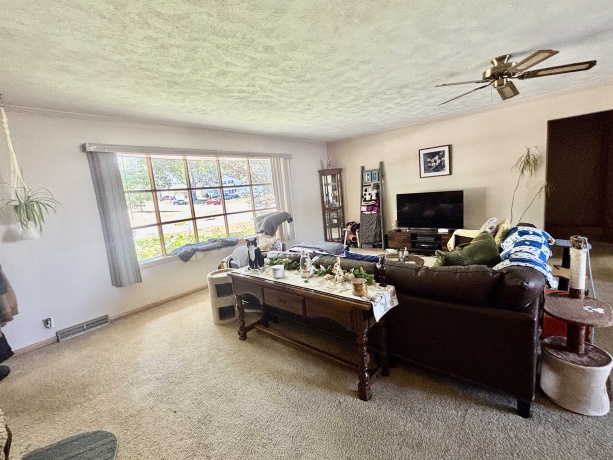 306 Beacon, BELVIDERE, Illinois 61008, 5 Bedrooms Bedrooms, ,3 BathroomsBathrooms,House,For Sale,Beacon,202603211