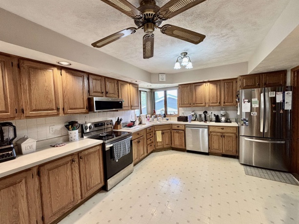 306 Beacon, BELVIDERE, Illinois 61008, 5 Bedrooms Bedrooms, ,3 BathroomsBathrooms,House,For Sale,Beacon,202603211