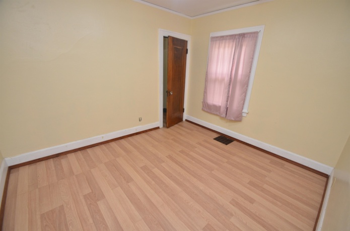 923 17th, ROCKFORD, Illinois 61104, 4 Bedrooms Bedrooms, ,1 BathroomBathrooms,House,For Sale,17th,202603213