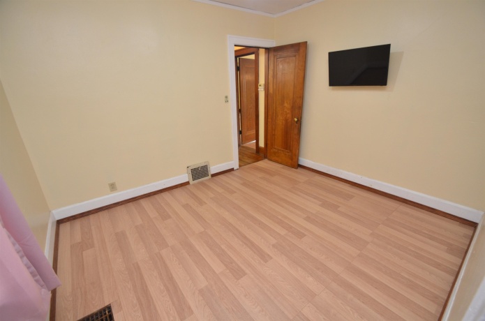 923 17th, ROCKFORD, Illinois 61104, 4 Bedrooms Bedrooms, ,1 BathroomBathrooms,House,For Sale,17th,202603213