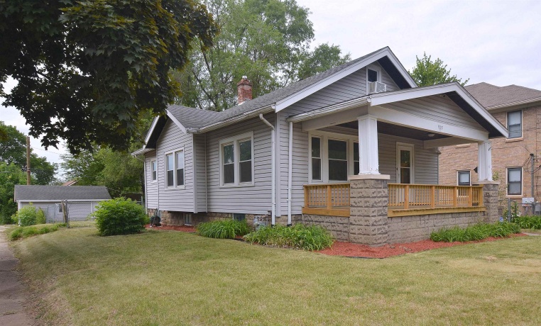 923 17th, ROCKFORD, Illinois 61104, 4 Bedrooms Bedrooms, ,1 BathroomBathrooms,House,For Sale,17th,202603213