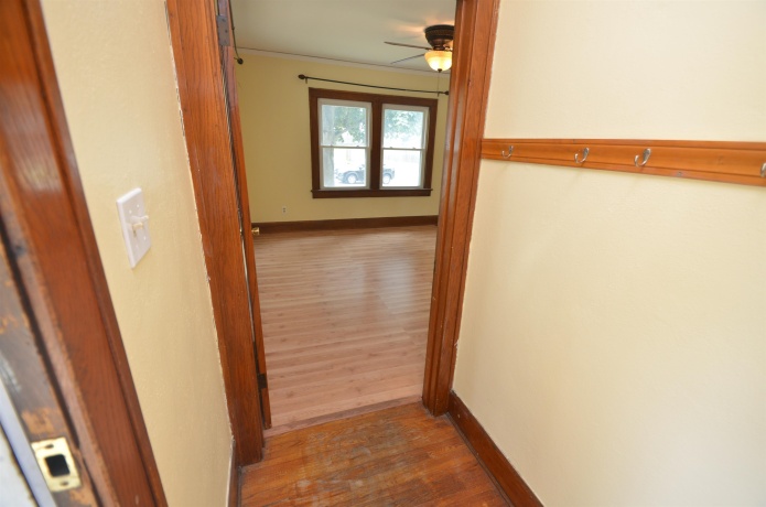 923 17th, ROCKFORD, Illinois 61104, 4 Bedrooms Bedrooms, ,1 BathroomBathrooms,House,For Sale,17th,202603213