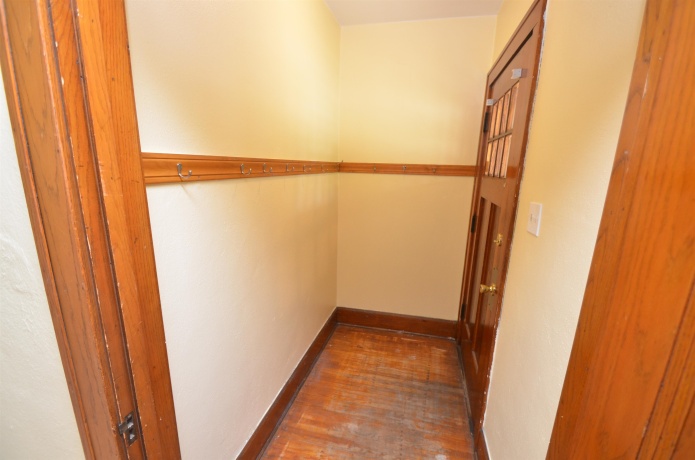 923 17th, ROCKFORD, Illinois 61104, 4 Bedrooms Bedrooms, ,1 BathroomBathrooms,House,For Sale,17th,202603213