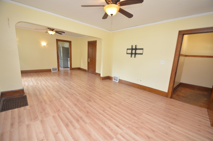 923 17th, ROCKFORD, Illinois 61104, 4 Bedrooms Bedrooms, ,1 BathroomBathrooms,House,For Sale,17th,202603213