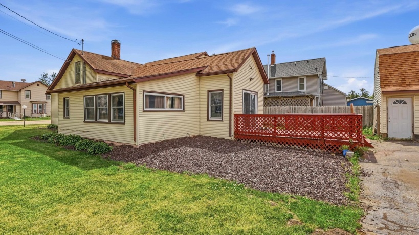 804 Walnut, THOMSON, Illinois 61285, 4 Bedrooms Bedrooms, ,1 BathroomBathrooms,House,For Sale,Walnut,202603218