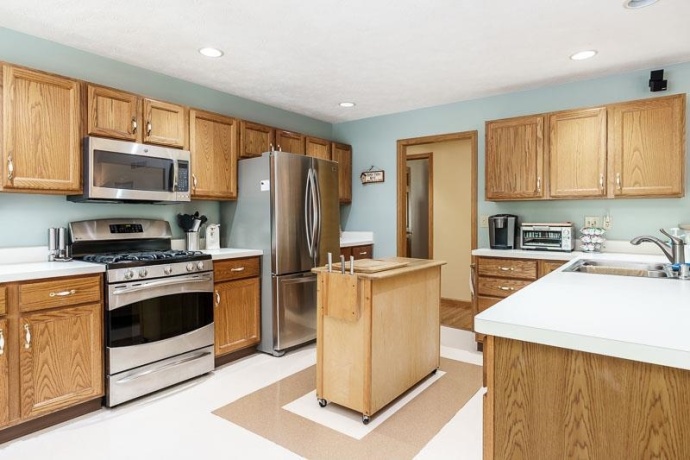 7152 MEADOW, ROCKFORD, Illinois 61114, 3 Bedrooms Bedrooms, ,3 BathroomsBathrooms,House,For Sale,MEADOW,202603219