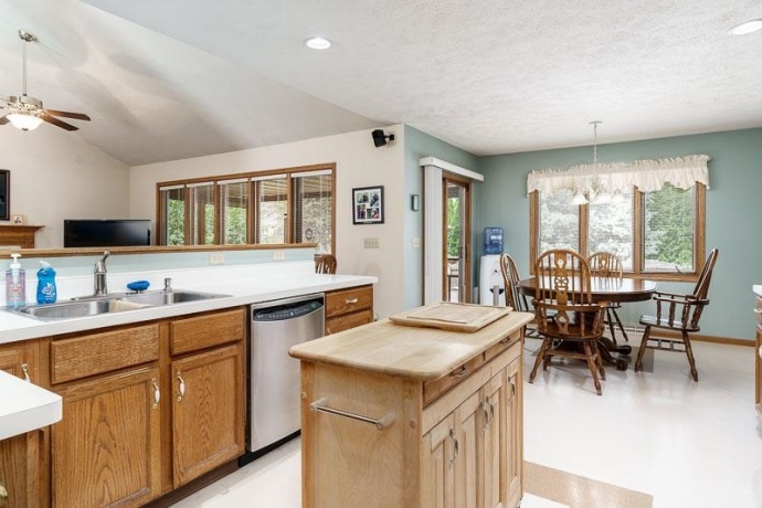 7152 MEADOW, ROCKFORD, Illinois 61114, 3 Bedrooms Bedrooms, ,3 BathroomsBathrooms,House,For Sale,MEADOW,202603219
