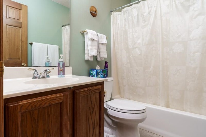 7152 MEADOW, ROCKFORD, Illinois 61114, 3 Bedrooms Bedrooms, ,3 BathroomsBathrooms,House,For Sale,MEADOW,202603219