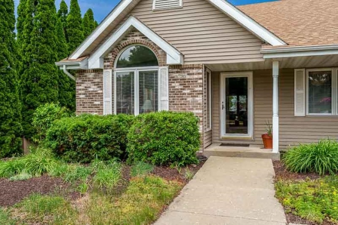 7152 MEADOW, ROCKFORD, Illinois 61114, 3 Bedrooms Bedrooms, ,3 BathroomsBathrooms,House,For Sale,MEADOW,202603219