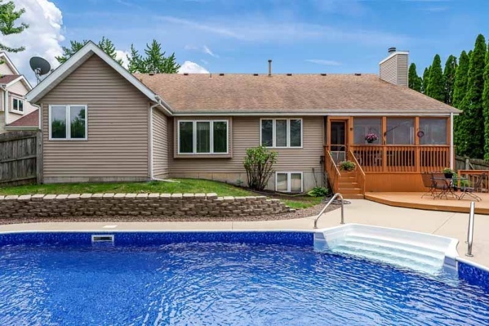 7152 MEADOW, ROCKFORD, Illinois 61114, 3 Bedrooms Bedrooms, ,3 BathroomsBathrooms,House,For Sale,MEADOW,202603219