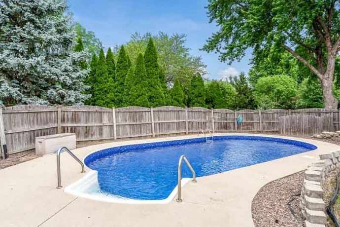 7152 MEADOW, ROCKFORD, Illinois 61114, 3 Bedrooms Bedrooms, ,3 BathroomsBathrooms,House,For Sale,MEADOW,202603219