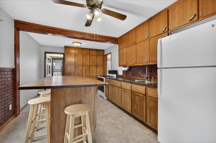 302 Harlem, MACHESNEY PARK, Illinois 61115, 3 Bedrooms Bedrooms, ,1 BathroomBathrooms,House,For Sale,Harlem,202603220