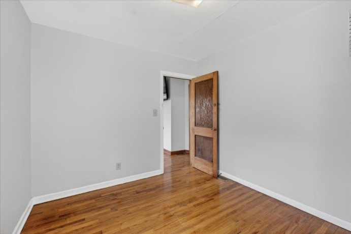 302 Harlem, MACHESNEY PARK, Illinois 61115, 3 Bedrooms Bedrooms, ,1 BathroomBathrooms,House,For Sale,Harlem,202603220