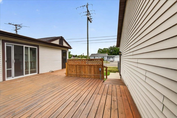 302 Harlem, MACHESNEY PARK, Illinois 61115, 3 Bedrooms Bedrooms, ,1 BathroomBathrooms,House,For Sale,Harlem,202603220
