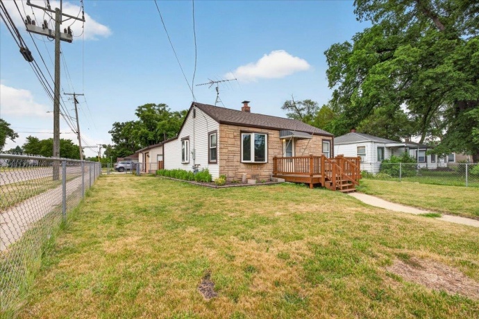 302 Harlem, MACHESNEY PARK, Illinois 61115, 3 Bedrooms Bedrooms, ,1 BathroomBathrooms,House,For Sale,Harlem,202603220
