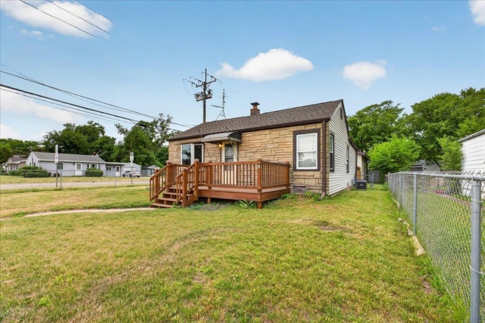 302 Harlem, MACHESNEY PARK, Illinois 61115, 3 Bedrooms Bedrooms, ,1 BathroomBathrooms,House,For Sale,Harlem,202603220