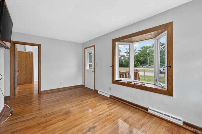 302 Harlem, MACHESNEY PARK, Illinois 61115, 3 Bedrooms Bedrooms, ,1 BathroomBathrooms,House,For Sale,Harlem,202603220