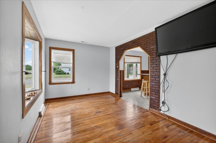 302 Harlem, MACHESNEY PARK, Illinois 61115, 3 Bedrooms Bedrooms, ,1 BathroomBathrooms,House,For Sale,Harlem,202603220