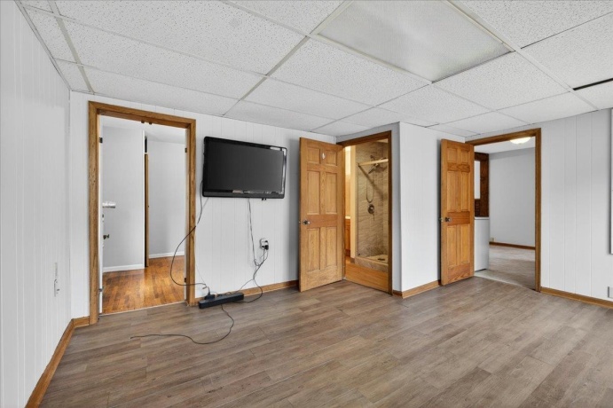 302 Harlem, MACHESNEY PARK, Illinois 61115, 3 Bedrooms Bedrooms, ,1 BathroomBathrooms,House,For Sale,Harlem,202603220