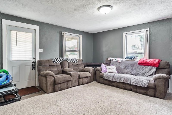 604 Pleasant, BELVIDERE, Illinois 61008, 5 Bedrooms Bedrooms, ,2 BathroomsBathrooms,House,For Sale,Pleasant,202603222