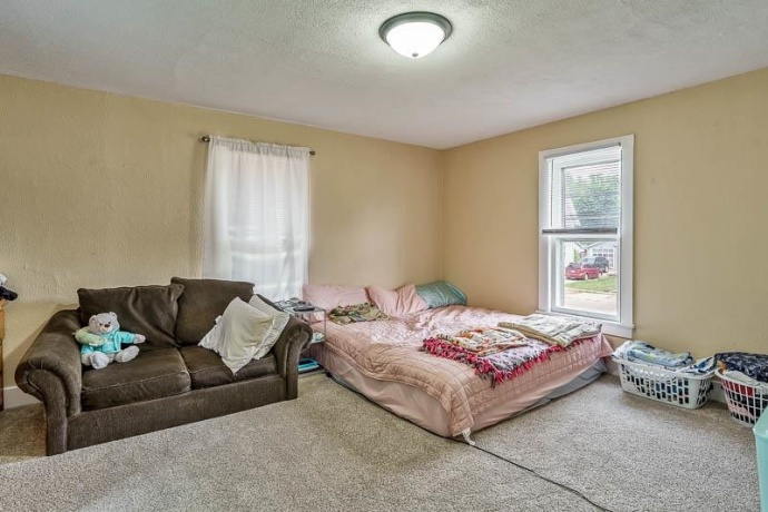 604 Pleasant, BELVIDERE, Illinois 61008, 5 Bedrooms Bedrooms, ,2 BathroomsBathrooms,House,For Sale,Pleasant,202603222