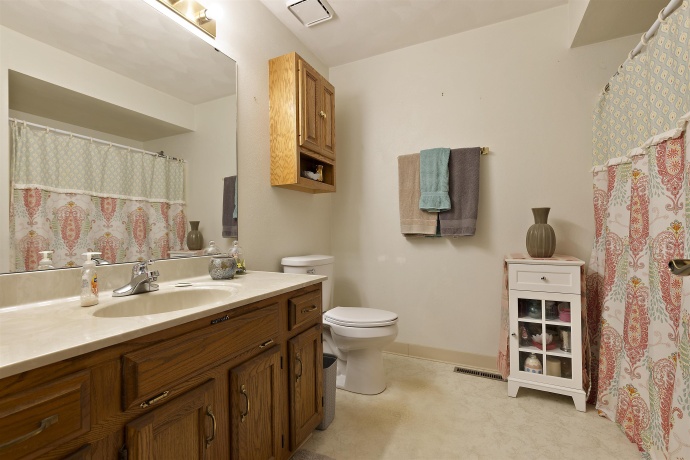 984 ANEE, ROCKFORD, Illinois 61108, 3 Bedrooms Bedrooms, ,2 BathroomsBathrooms,House,For Sale,ANEE,202603228