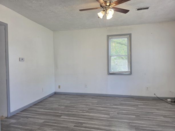 1701 Lyran Ave, ROCKFORD, Illinois 61109, 3 Bedrooms Bedrooms, ,1 BathroomBathrooms,House,For Sale,Lyran Ave,202603229