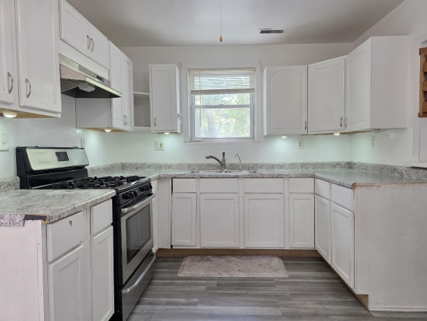 1701 Lyran Ave, ROCKFORD, Illinois 61109, 3 Bedrooms Bedrooms, ,1 BathroomBathrooms,House,For Sale,Lyran Ave,202603229