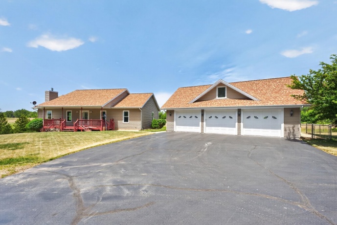 6880 CHERRY HILL, RIDOTT, Illinois 61067, 4 Bedrooms Bedrooms, ,4 BathroomsBathrooms,House,For Sale,CHERRY HILL,202603231