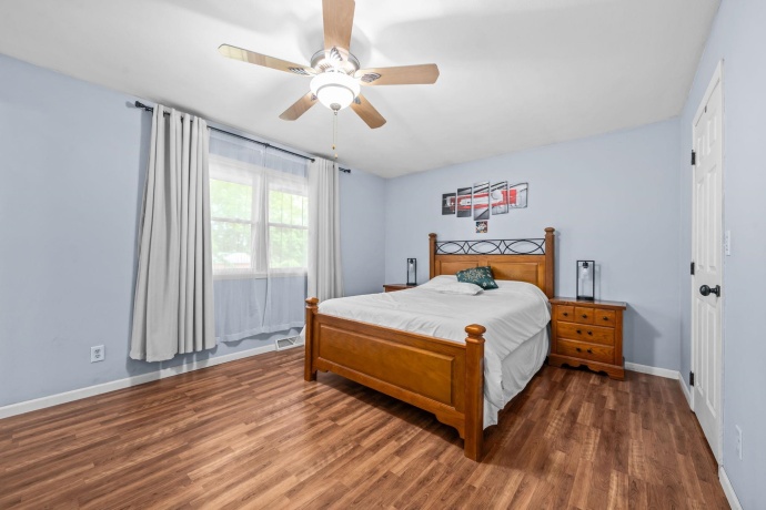 1393 Bryn Mawr, ROCKFORD, Illinois 61107, 4 Bedrooms Bedrooms, ,2 BathroomsBathrooms,House,For Sale,Bryn Mawr,202603234