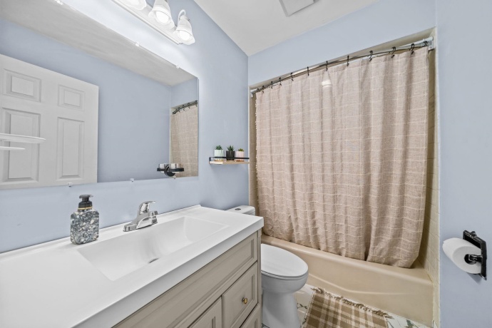1393 Bryn Mawr, ROCKFORD, Illinois 61107, 4 Bedrooms Bedrooms, ,2 BathroomsBathrooms,House,For Sale,Bryn Mawr,202603234