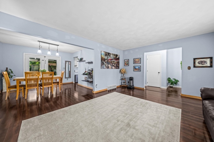 1393 Bryn Mawr, ROCKFORD, Illinois 61107, 4 Bedrooms Bedrooms, ,2 BathroomsBathrooms,House,For Sale,Bryn Mawr,202603234