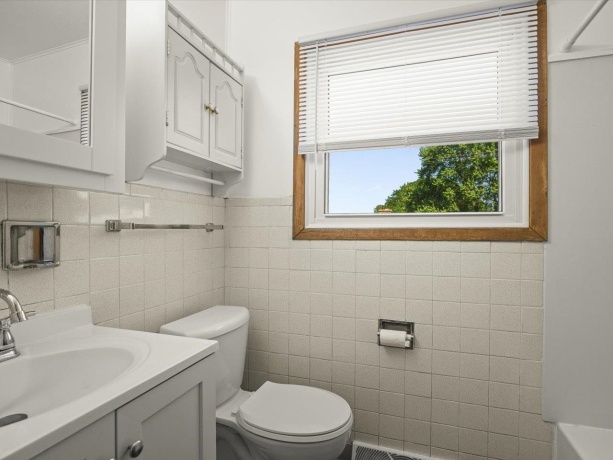 344 Northway Park Unit 4, MACHESNEY PARK, Illinois 61115, 3 Bedrooms Bedrooms, ,1 BathroomBathrooms,Condominium,For Sale,Northway Park Unit 4,202603235