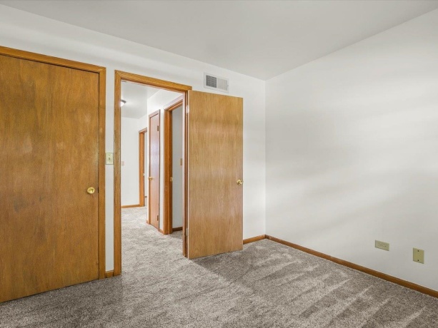 344 Northway Park Unit 4, MACHESNEY PARK, Illinois 61115, 3 Bedrooms Bedrooms, ,1 BathroomBathrooms,Condominium,For Sale,Northway Park Unit 4,202603235