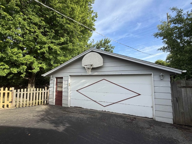 1706 Notre Dame, ROCKFORD, Illinois 61109, 3 Bedrooms Bedrooms, ,1 BathroomBathrooms,House,For Sale,Notre Dame,202603238