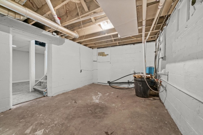 1220 Springfield, ROCKFORD, Illinois 61101, 2 Bedrooms Bedrooms, ,1 BathroomBathrooms,House,For Sale,Springfield,202603239