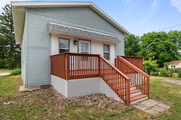 1220 Springfield, ROCKFORD, Illinois 61101, 2 Bedrooms Bedrooms, ,1 BathroomBathrooms,House,For Sale,Springfield,202603239
