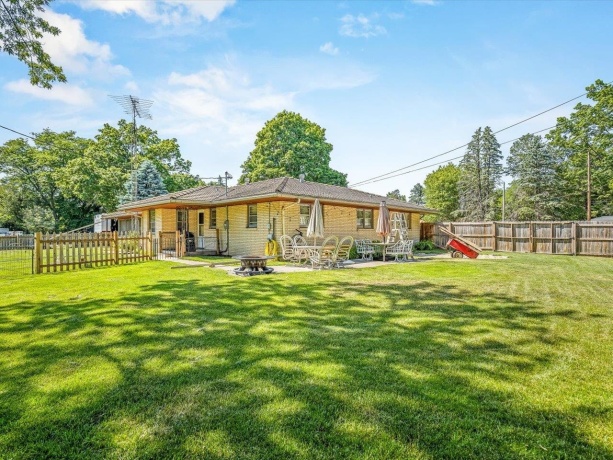 6267 Buttercup, ROCKFORD, Illinois 61108, 3 Bedrooms Bedrooms, ,2 BathroomsBathrooms,House,For Sale,Buttercup,202603247