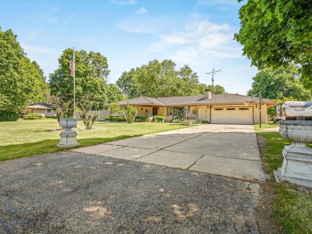 6267 Buttercup, ROCKFORD, Illinois 61108, 3 Bedrooms Bedrooms, ,2 BathroomsBathrooms,House,For Sale,Buttercup,202603247