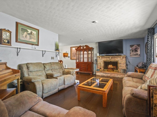 6267 Buttercup, ROCKFORD, Illinois 61108, 3 Bedrooms Bedrooms, ,2 BathroomsBathrooms,House,For Sale,Buttercup,202603247