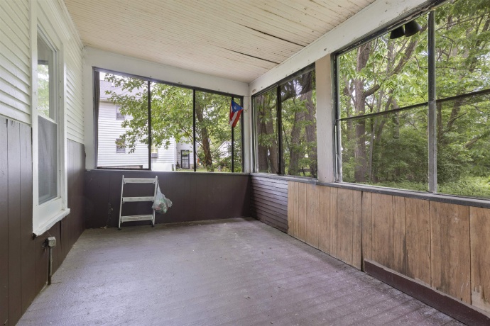 947 Rockton, ROCKFORD, Illinois 61103, 3 Bedrooms Bedrooms, ,1 BathroomBathrooms,House,For Sale,Rockton,202603251
